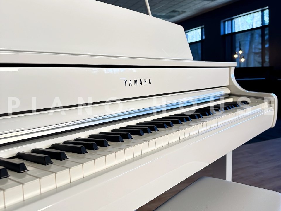 YAMAHA CLP-865GP PW - Góc nhìn thực tế 6